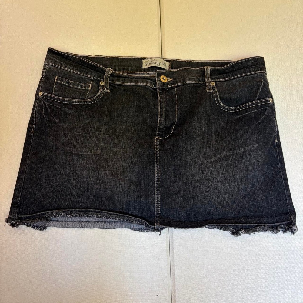 Old Navy Vintage Y2K Ultra Low Rise Raw Hem Black Denim Mini Skirt 14